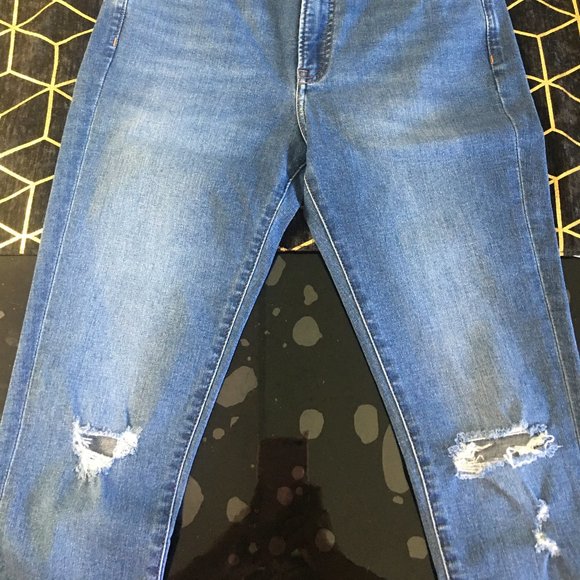 EXPRESS - Picture 4 of 7